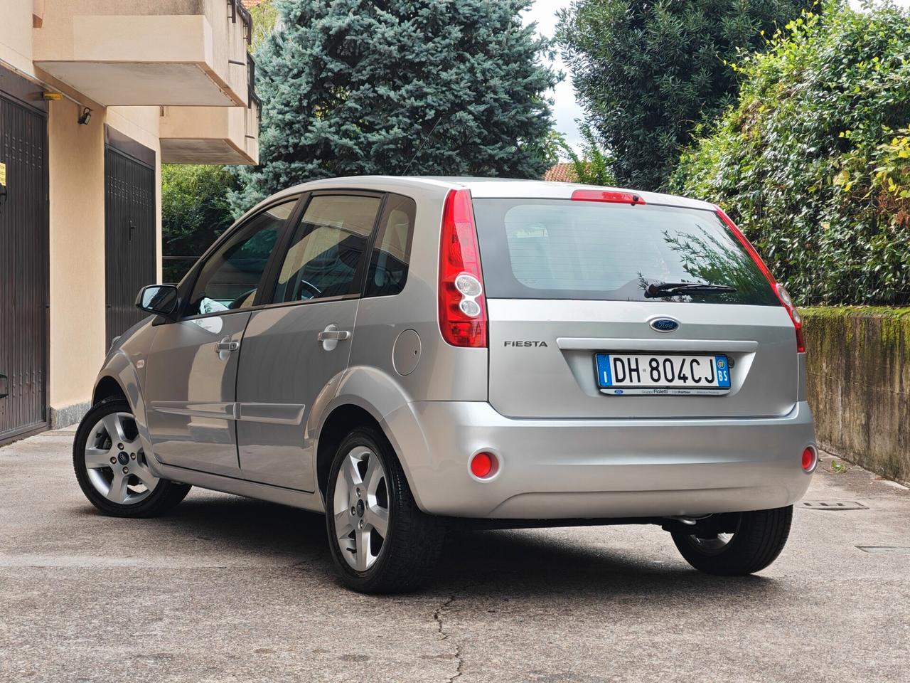 Ford Fiesta 1.2 BENZINA 75cv / 25.900km / Unipro
