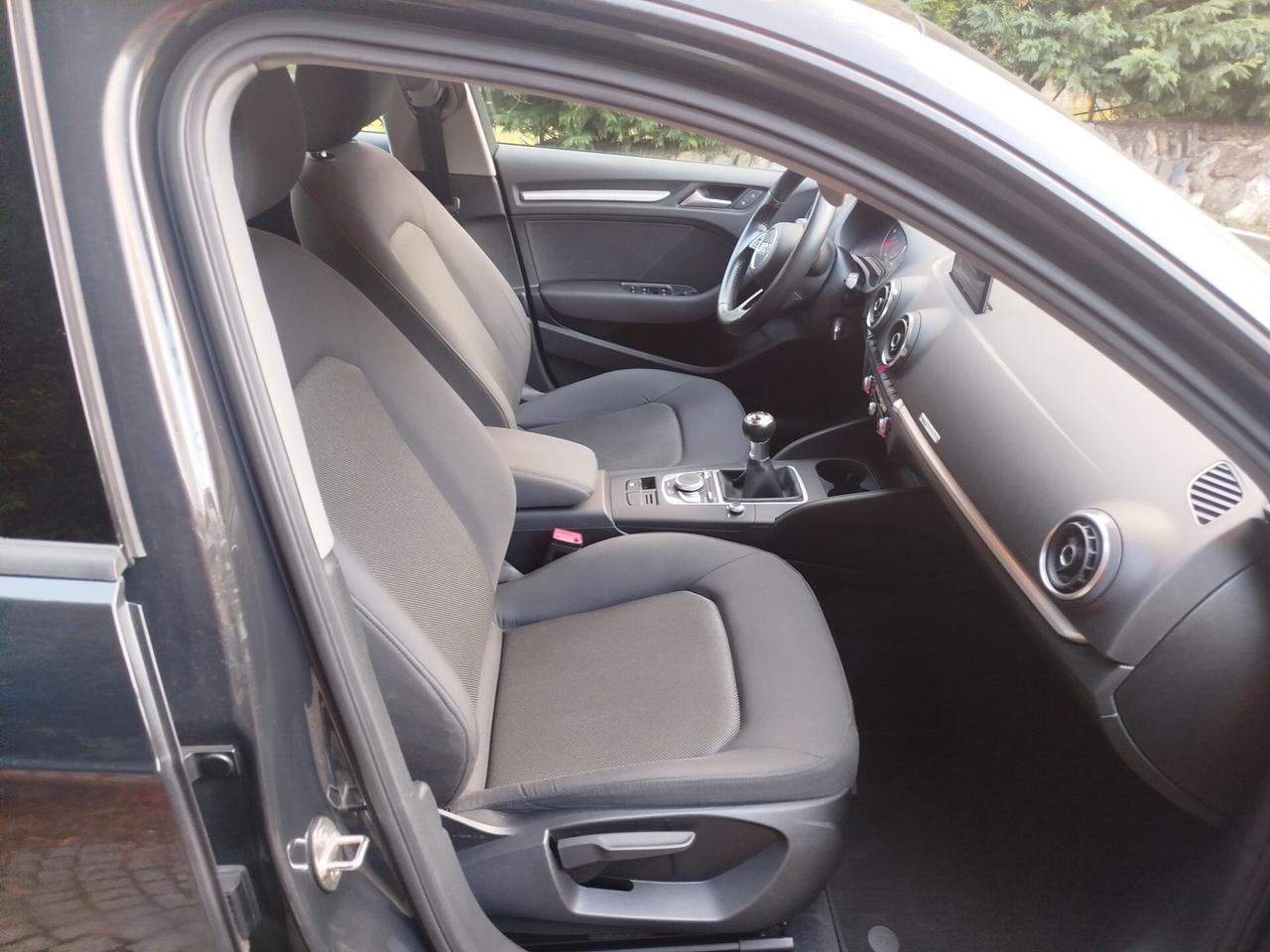 Audi A3 Sedan 1.6 TDI 116 CV Sport