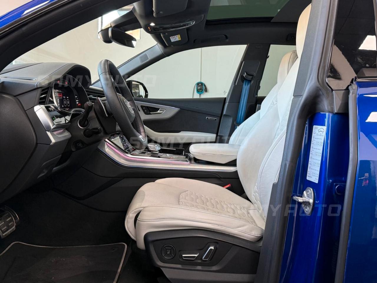 Audi Q8 RS TFSI V8 quattro tiptronic