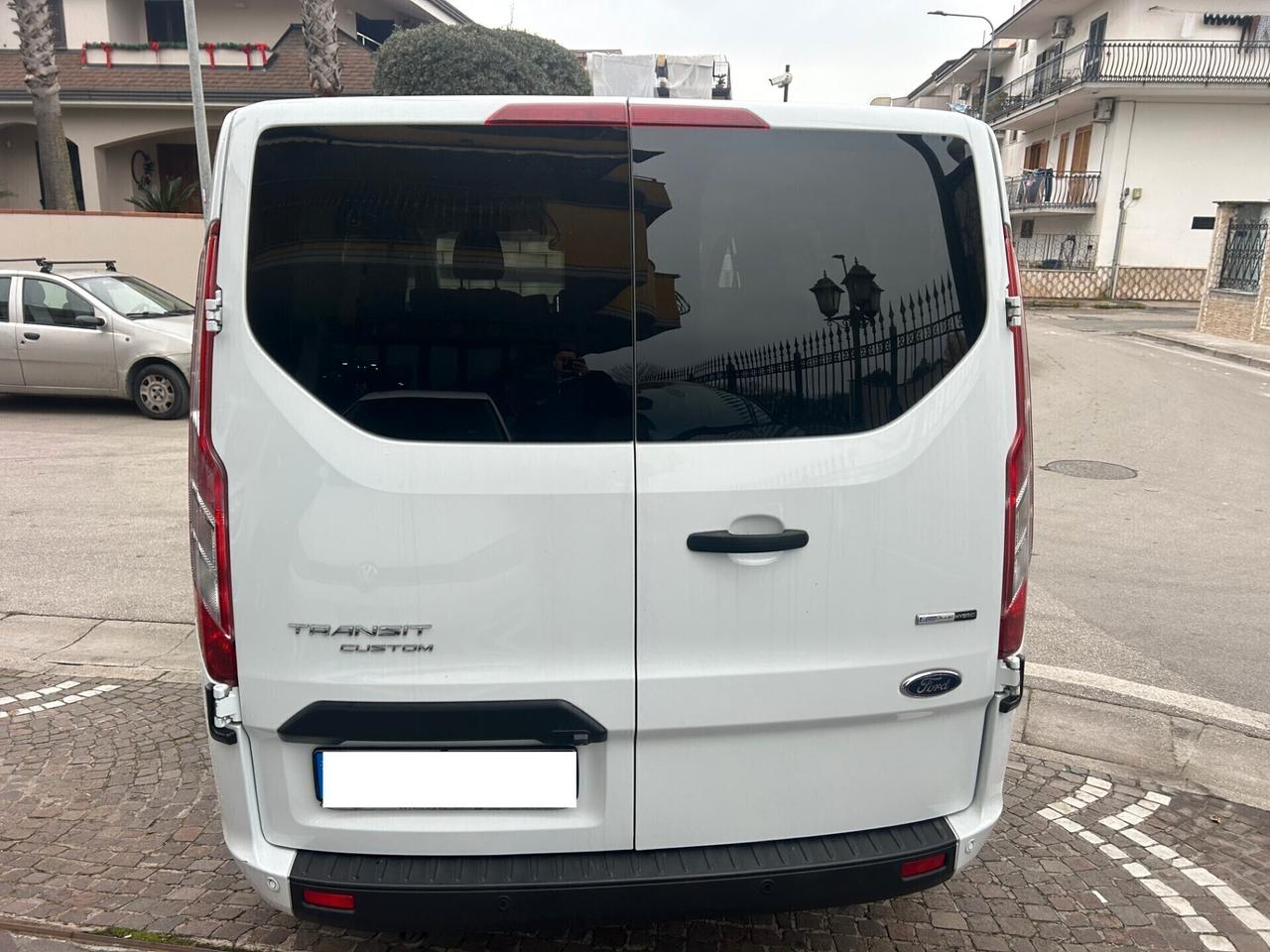 Ford Transit Custom 320 2.0 EcoBlue Hybrid 130 PC Combi Trend