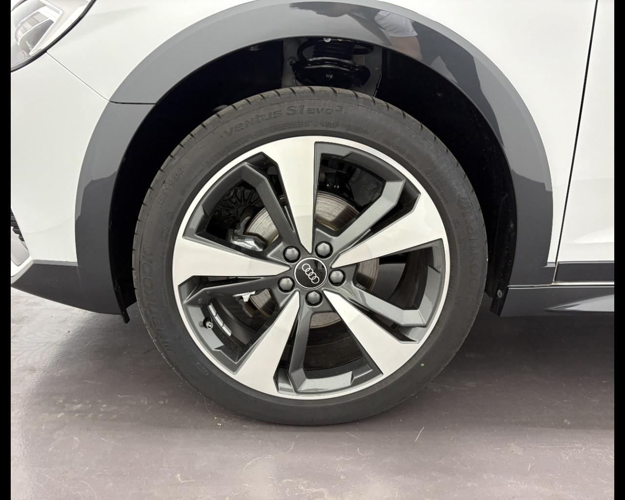 AUDI A1 ALLSTREET 30 TFSI S-TRONIC IDENTITY CONTRAST