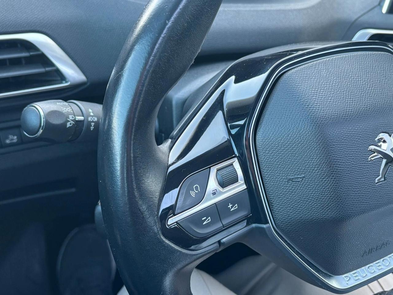 Peugeot 3008 BlueHDi 130 S&S Allure