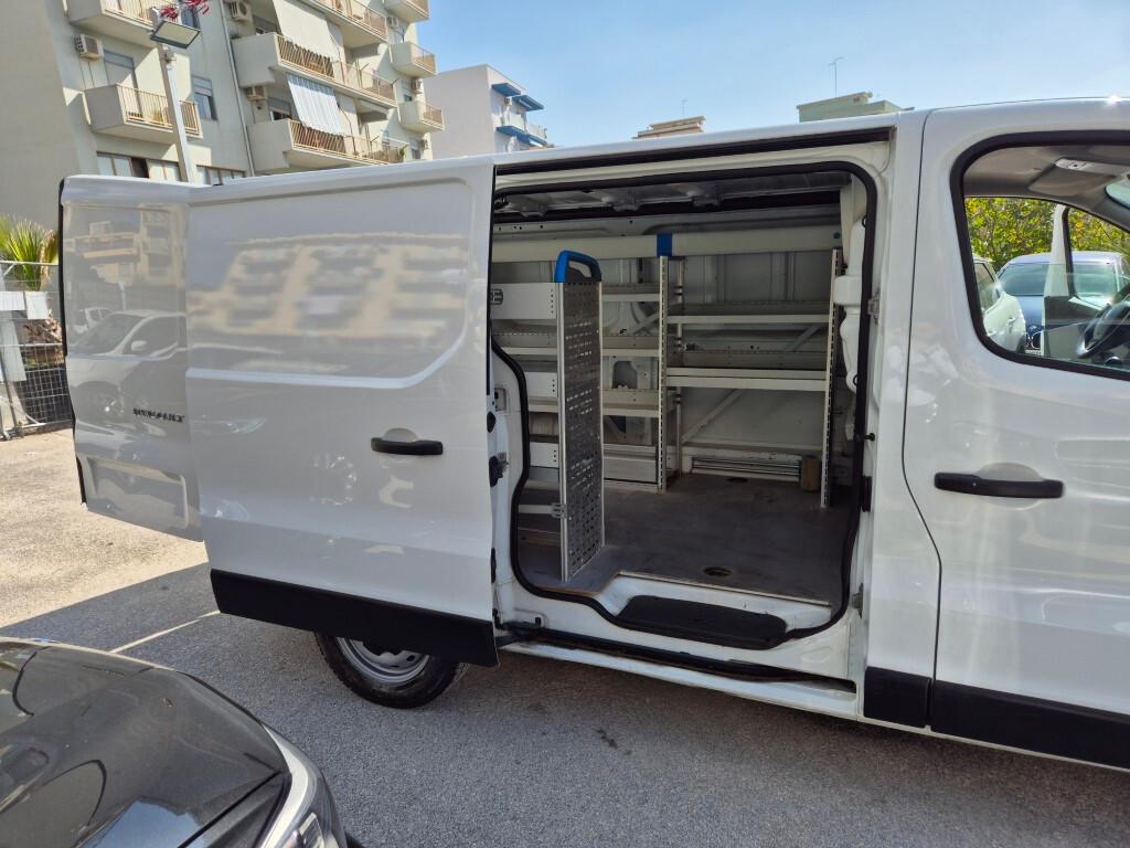 Renault Trafic 1.6 dci 120cv 3 posti SCAFFALI