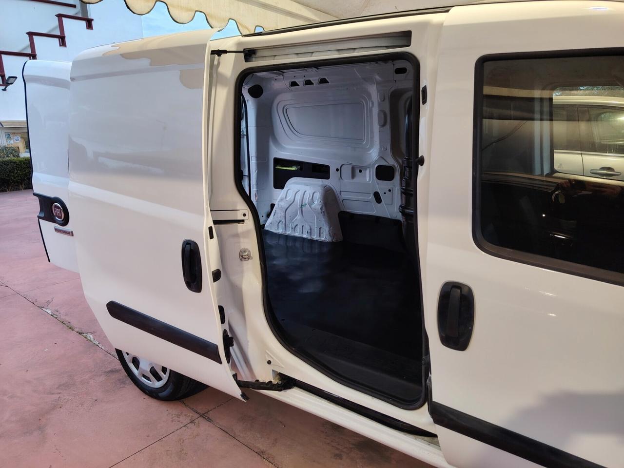 Fiat Doblò 1.6 MJT 3 POSTI Cargo Maxi 2021 IVA COMPRESA