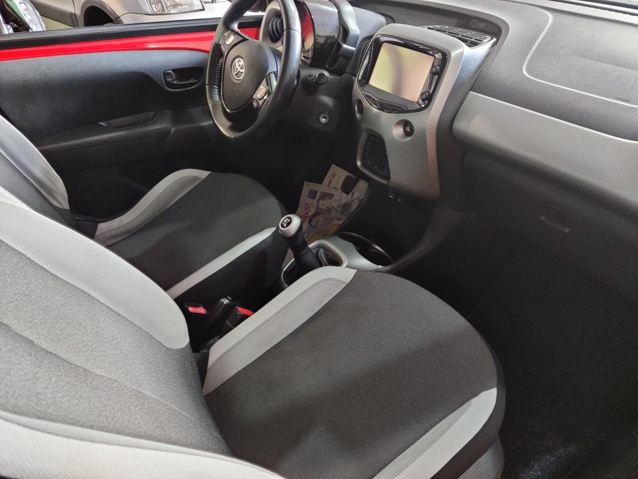Toyota Aygo 1.0 VVT-i 69 CV 5 porte x-play