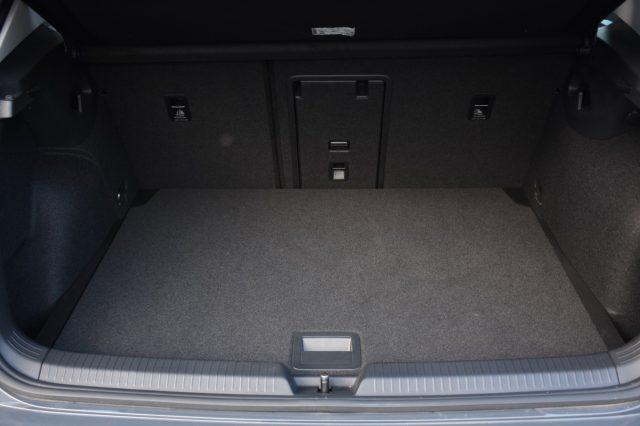 VOLKSWAGEN Golf 2.0 TDI 150 CV DSG SCR Life *SOLO 14400KM*