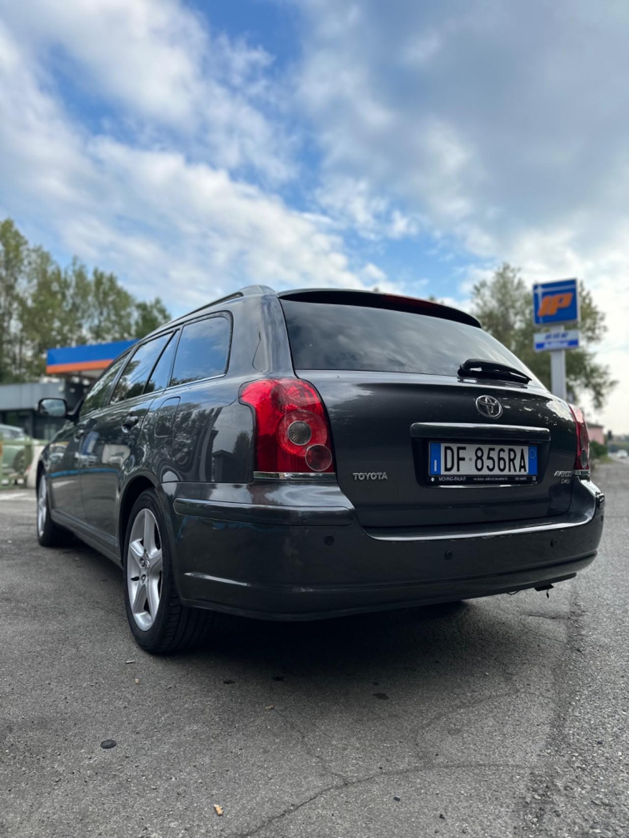 Toyota Avensis 2.0 D-4D 16V Station Wagon
