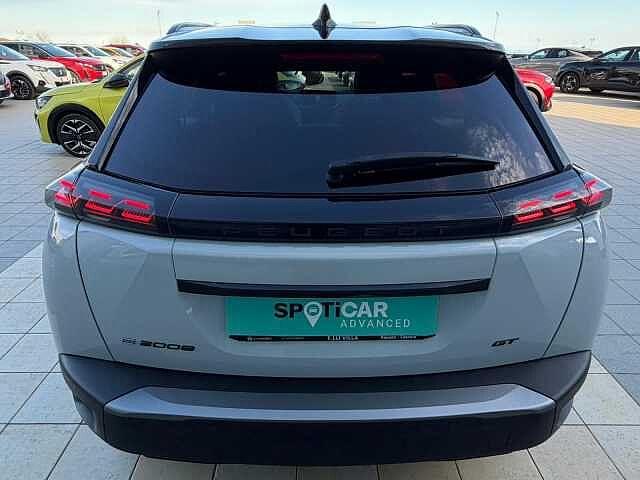 Peugeot 2008 motore elettrico 136 CV GT