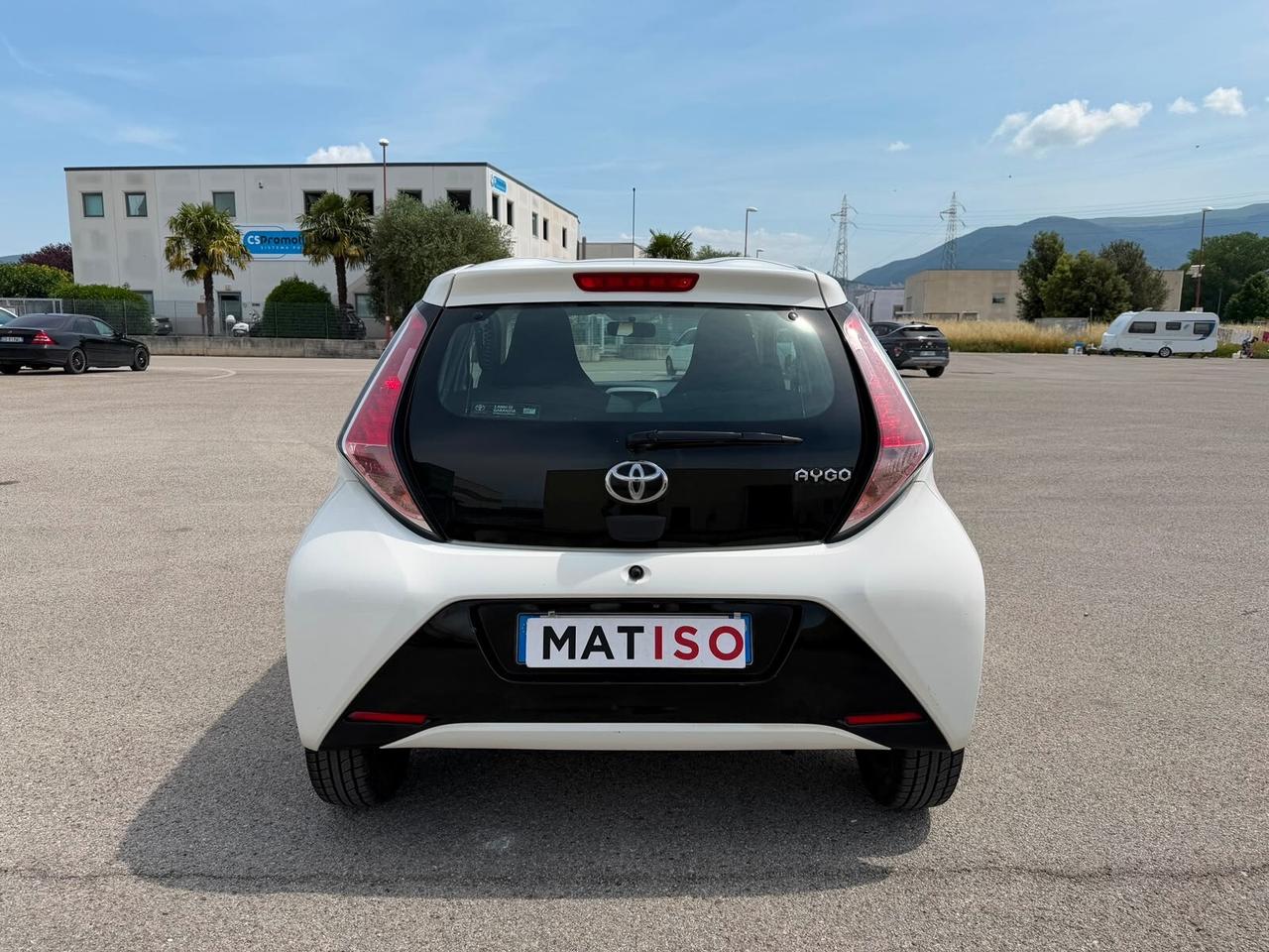 Toyota Aygo 1.0 VVT-i X-BLACK 140000 KM
