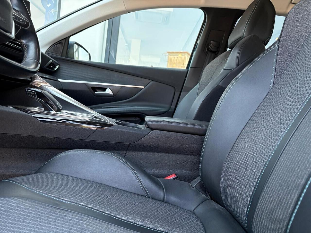 Peugeot 3008 ALLURE PACK BlueHDi 130 EAT8 SPOTICAR