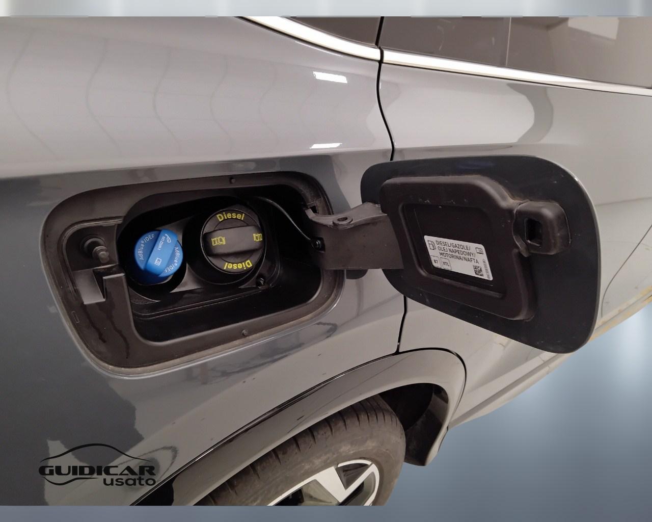 VOLKSWAGEN Tiguan III 2024 - Tiguan 2.0 tdi R-Line 150cv dsg