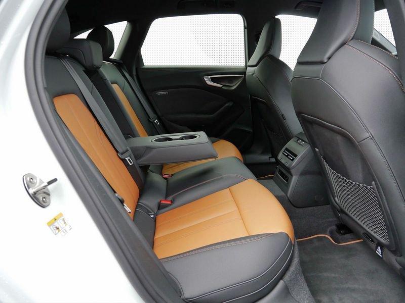 Audi A5 Avant TDI 150 kW quattro S tronic mHEV+ S Line edition Matrix 19"