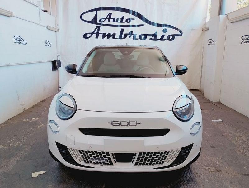 FIAT 600 Hybrid 110 CV DCT MHEV La Prima Tua da 269,00 al mese