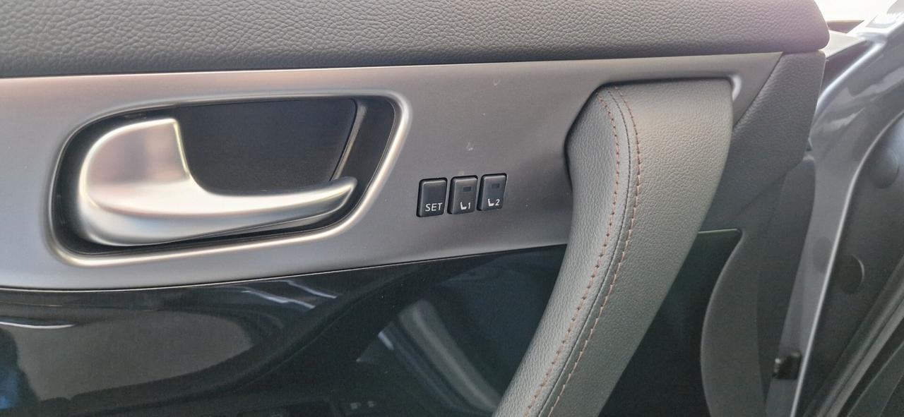 Infiniti QX70 3.0 diesel V6 AT S Premium