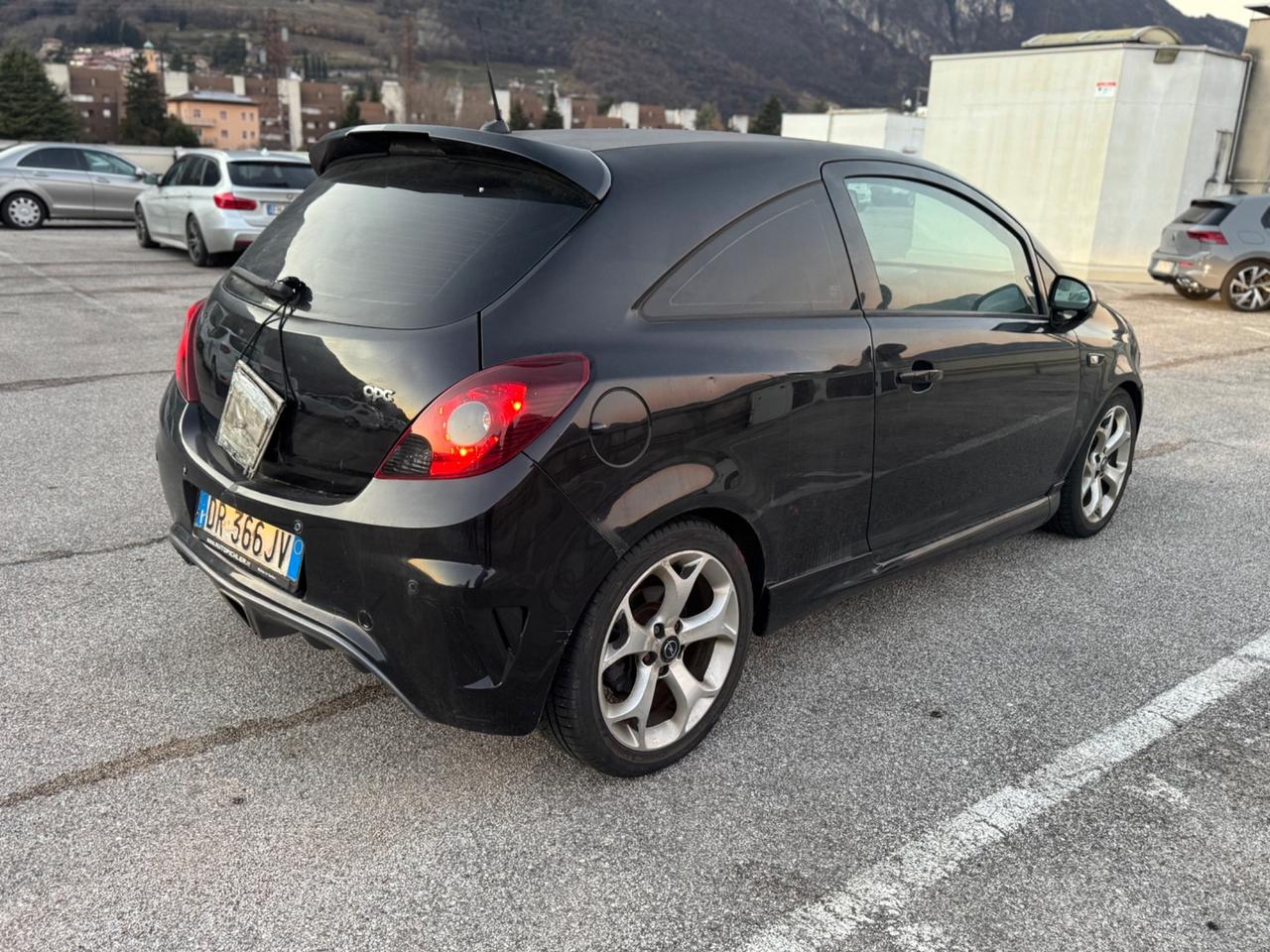 Opel Corsa 1.6 T 192CV 3 porte OPC