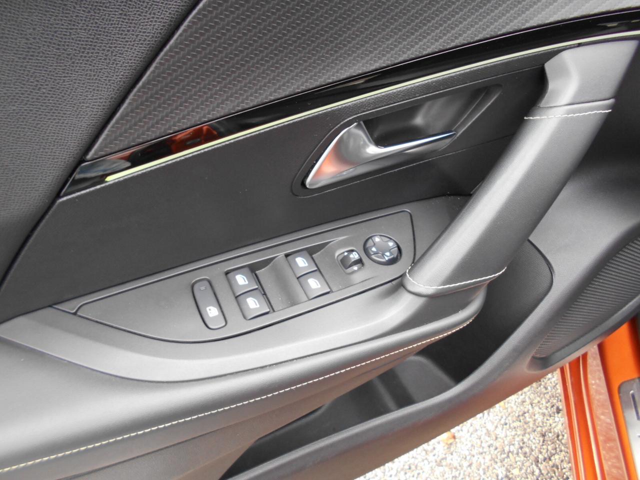 Peugeot 2008 PureTech 155 S&S EAT8 GT Pack