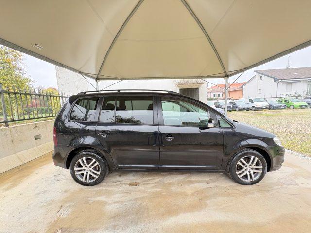 VOLKSWAGEN Touran 1.6 BENZINA FARI FENDI CERCHI IN LEGA OK NEOP