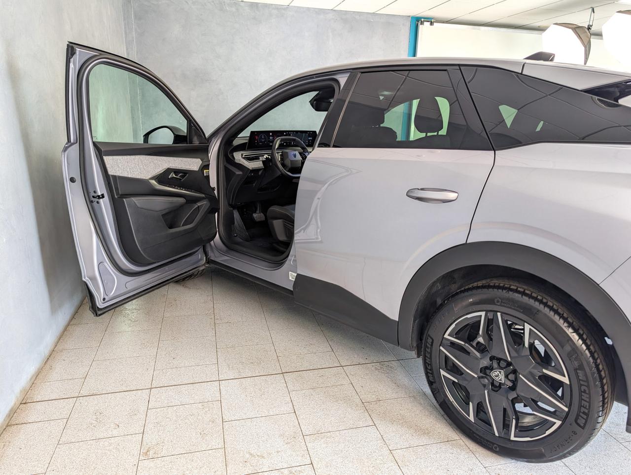 Peugeot 3008 1.2 Hybrid 145cv e-dcs6 Allure