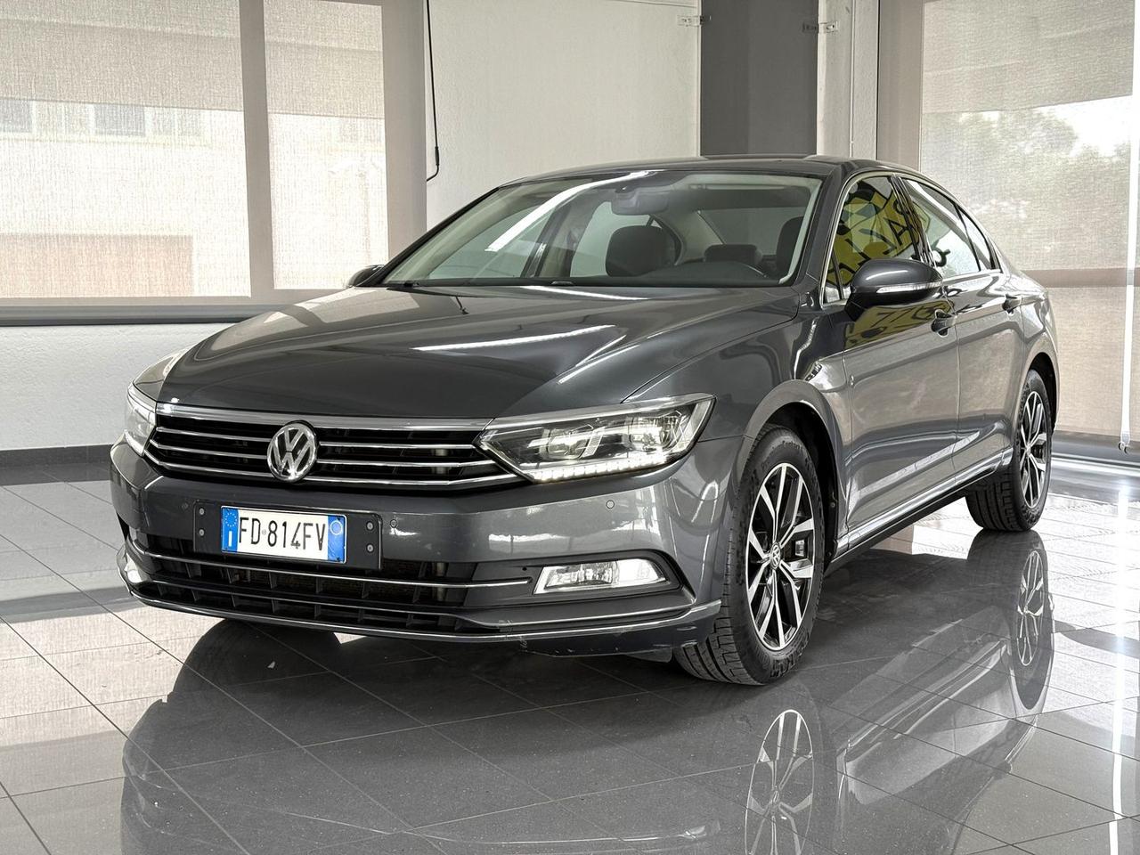 Volkswagen Passat Hgline 2.0 tdi 150cv #10396