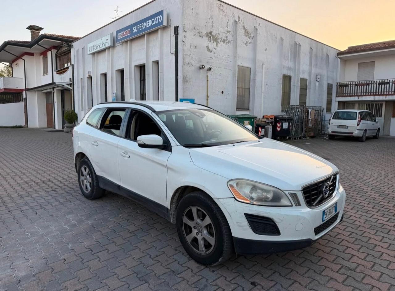 Volvo XC 60 XC60 D5 AWD Geartronic Kinetic