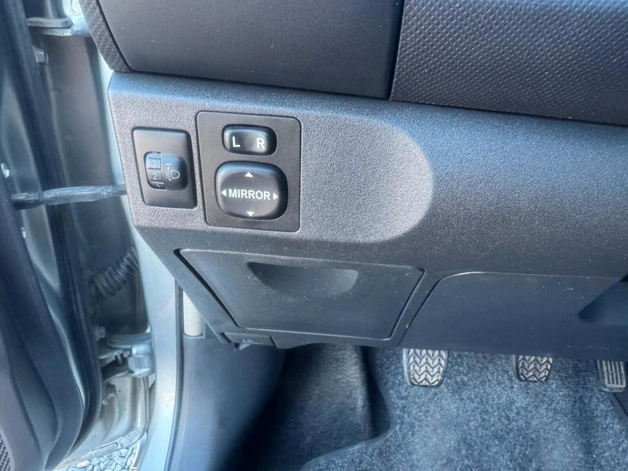Toyota Yaris 1.0 5 porte