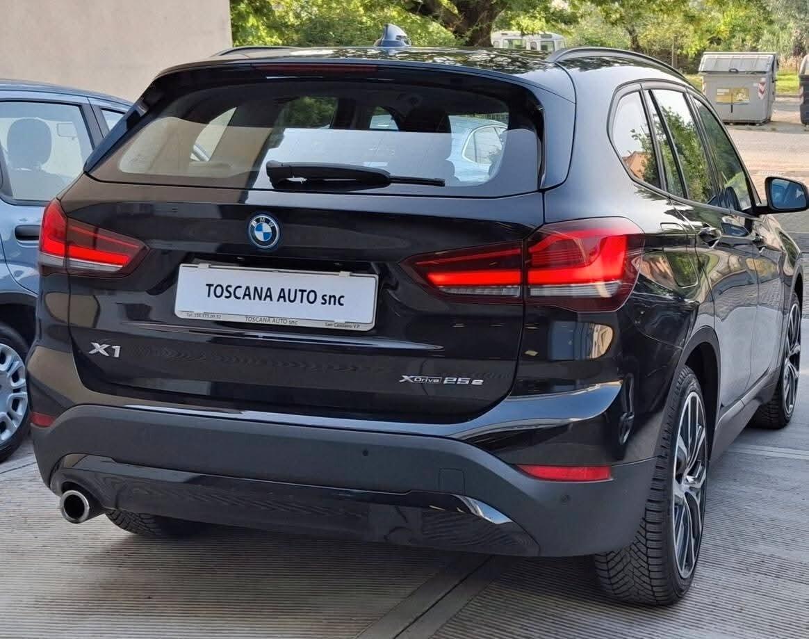 Bmw X1 xDrive25e Sport Cerchi 19 Navigazione full optional