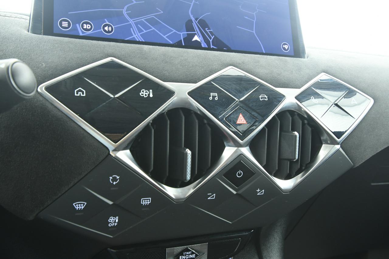 DS DS3 1.5 bluehdi Performance Line 130cv auto LED+APP CONNECT+NEOPATENTATI