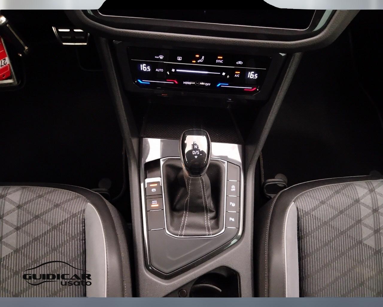 VOLKSWAGEN Tiguan II 2021 - Tiguan 1.5 tsi R-Line 150cv dsg
