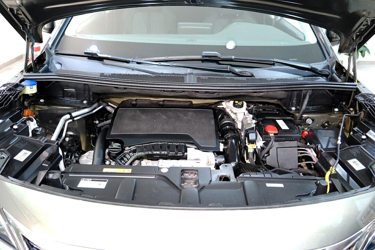 Peugeot 3008 ALLURE 12ooT 130 cv COCKPIT LED/NAV
