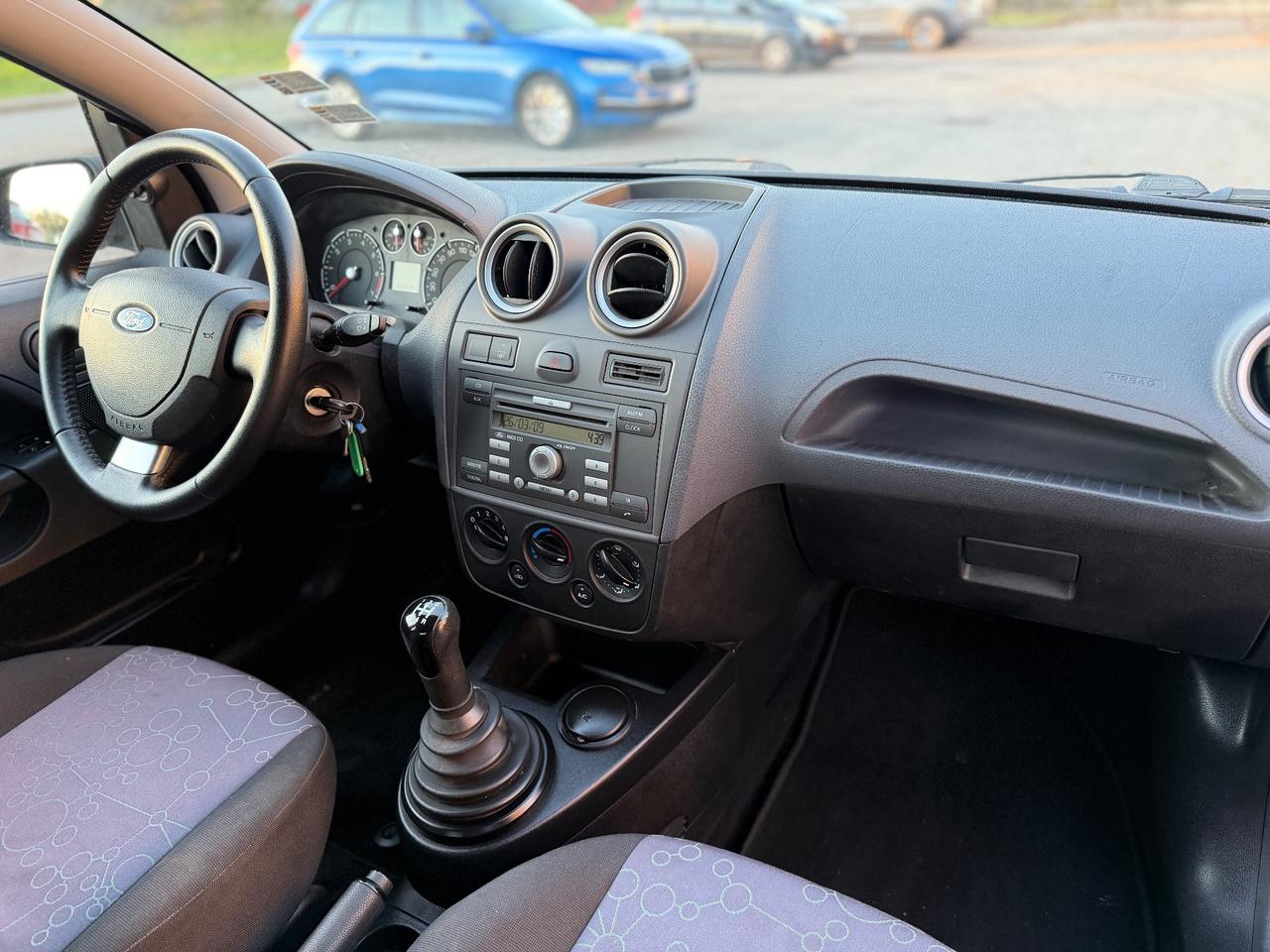 Ford Fiesta 1.2 16V 5p. Ghia Euro 4