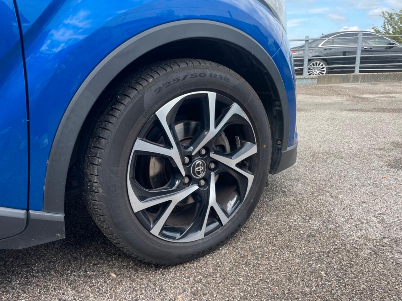 Toyota C-HR 1.8 Ibrida Neopatentati