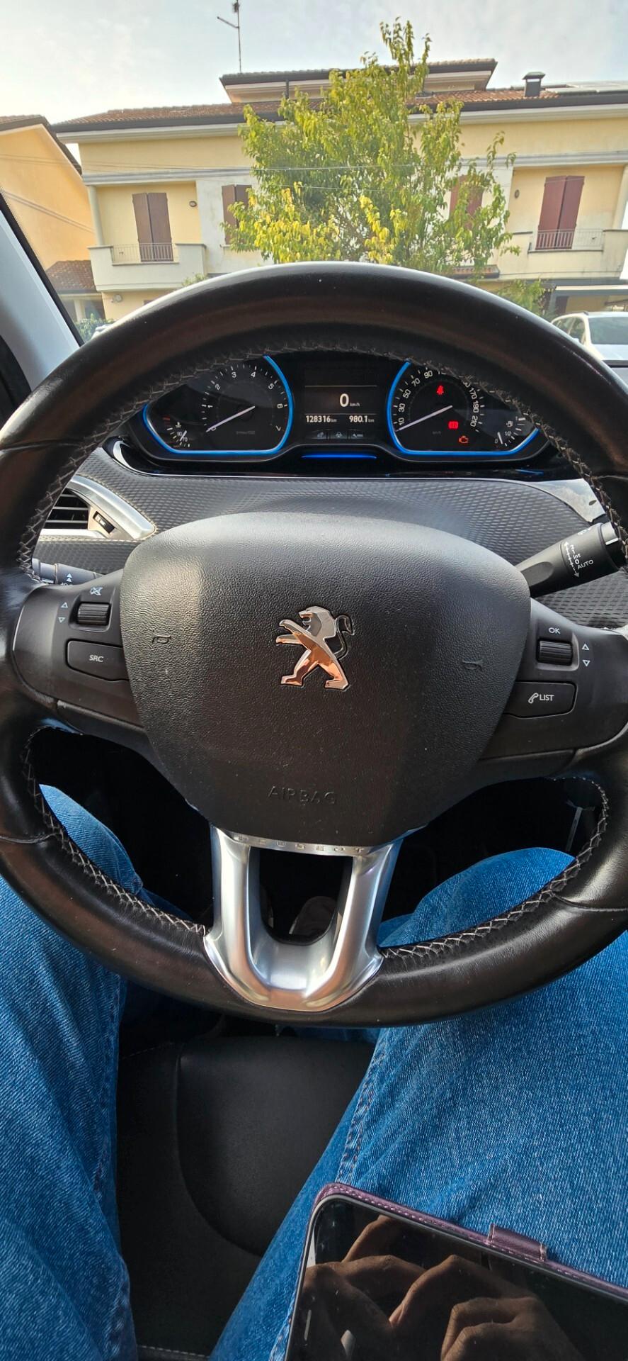 Peugeot 2008 1.6 VTi 120CV Allure
