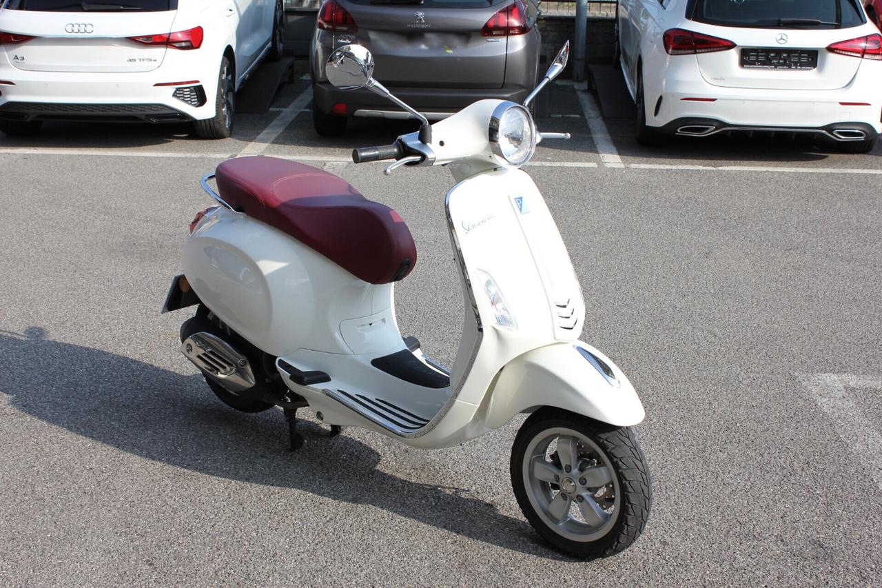 Piaggio Vespa 50 Primavera 4T POCHISSIMI KM!!