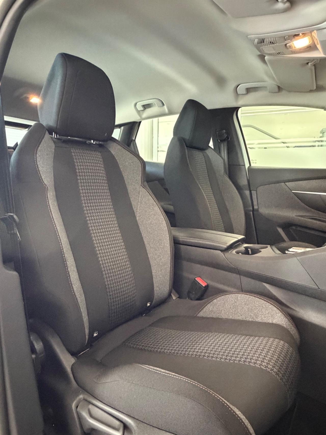 Peugeot 3008 BlueHDi 130 S&S EAT8 Active Pack