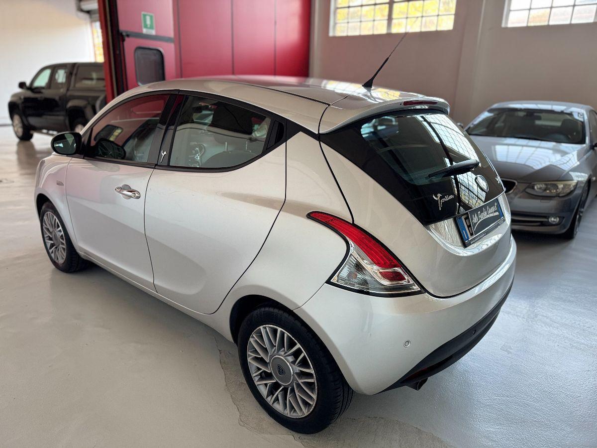 LANCIA - Ypsilon - 1.2 69 CV 5 porte Platinum