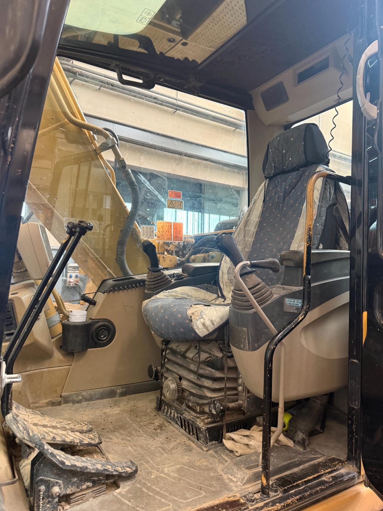 Caterpillar 312C l, att. rapido, 3 benne