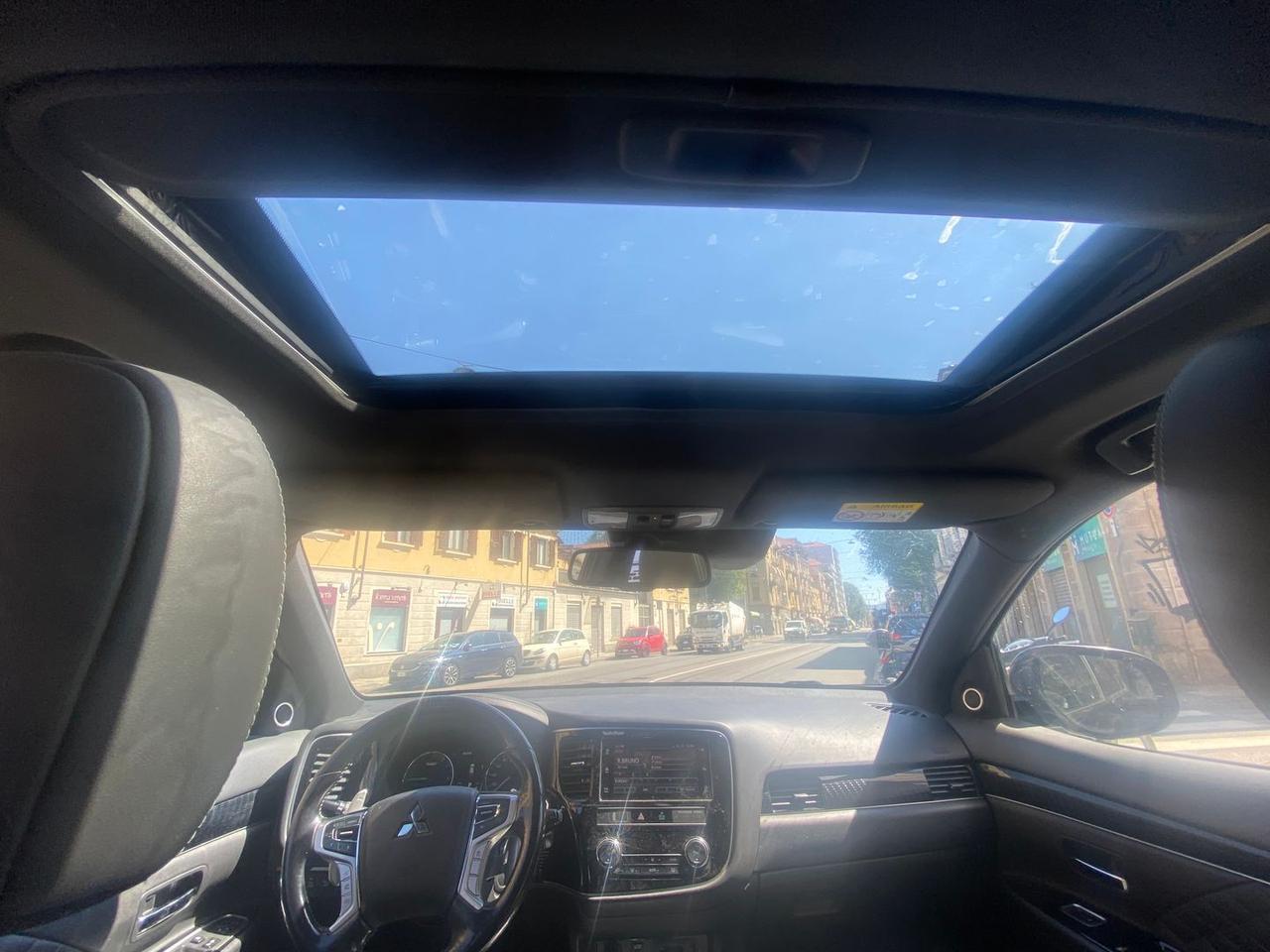 Mitsubishi Outlander 2.4 PHEV #50018