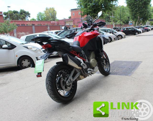 DUCATI Multistrada V4 S .