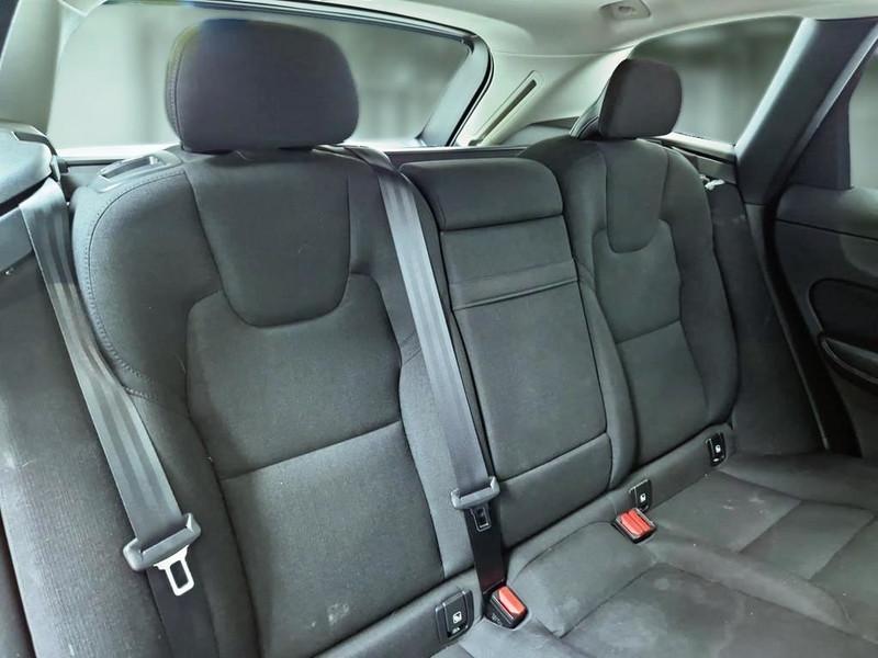 VOLVO XC60 B4 D AWD AUTOMATICO MOMENTUM PRO SUV