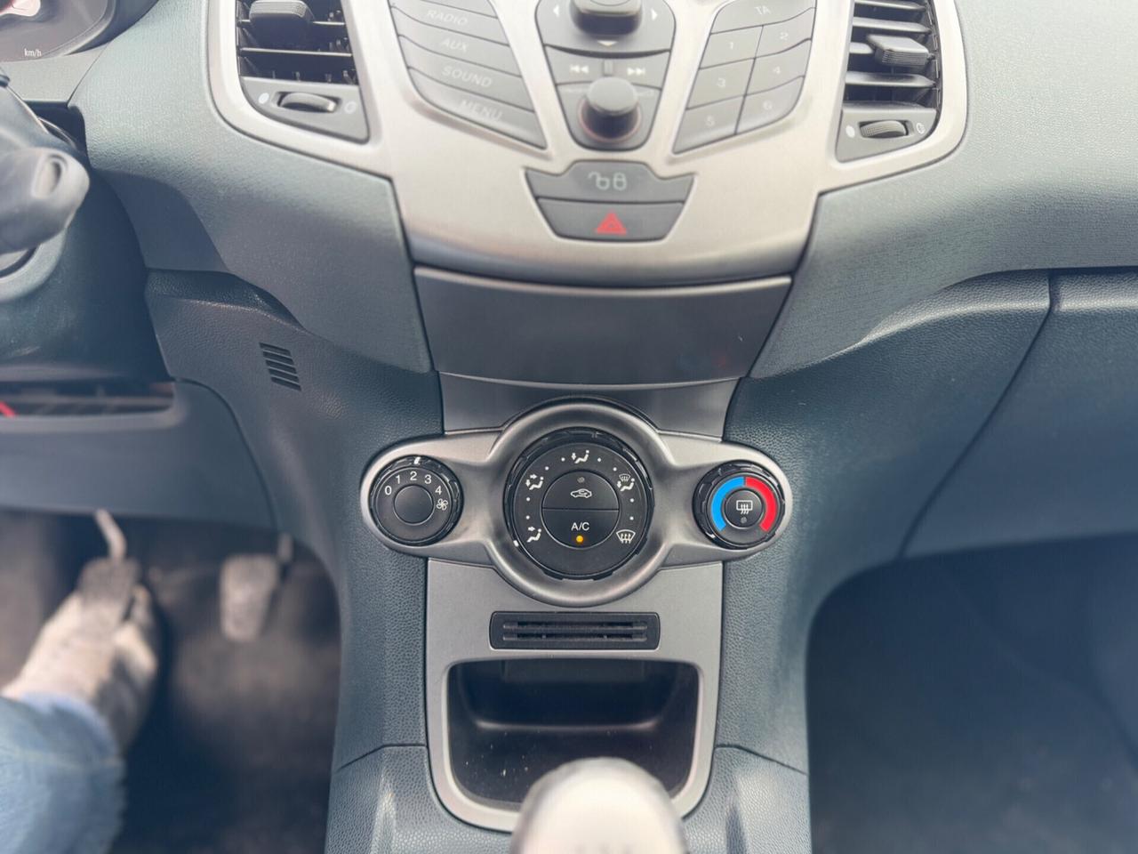 Ford Fiesta 1.4 TDCi 68CV 5 porte