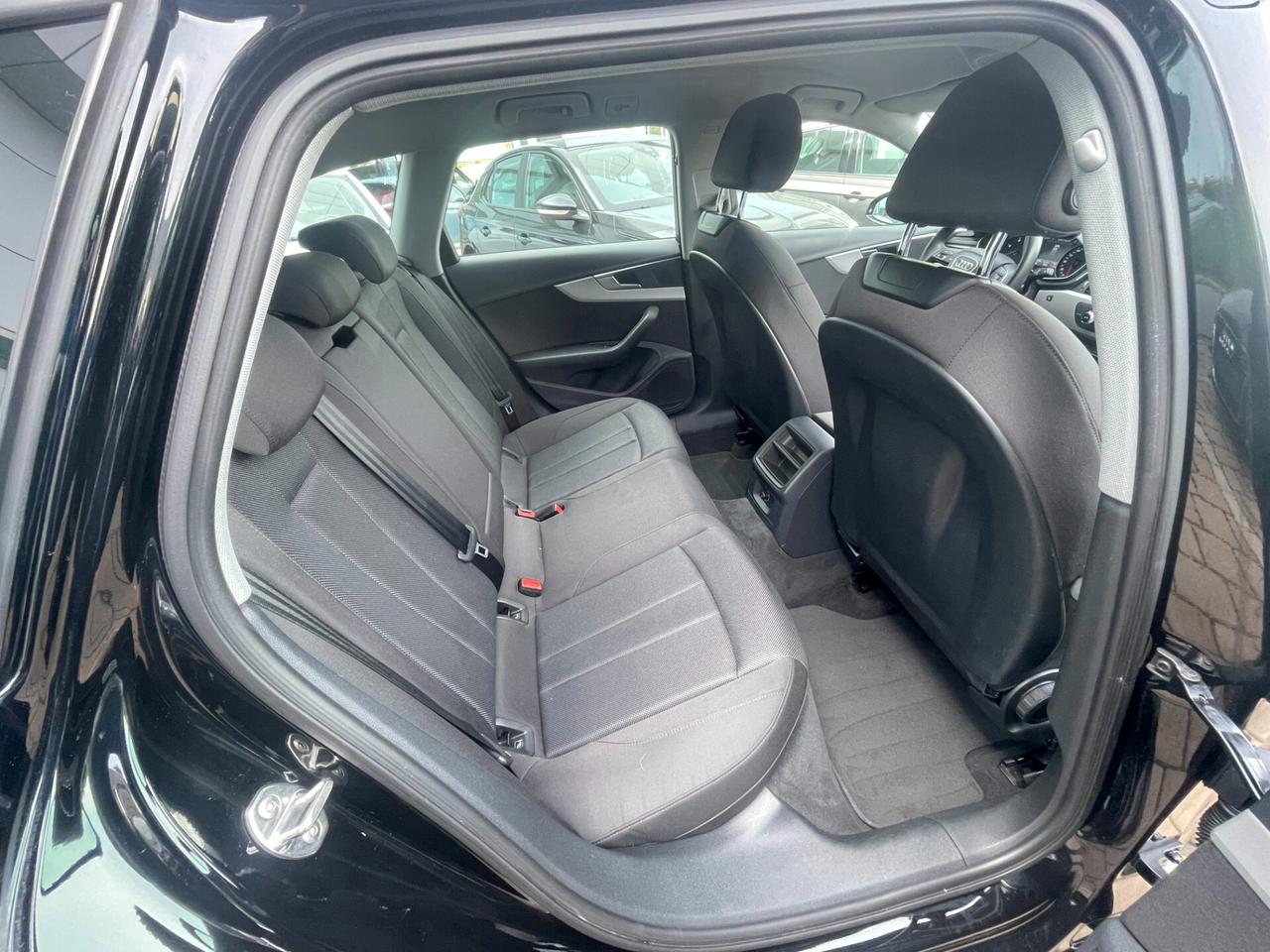 Audi A4 Avant 30 TDI/136 CV S tronic Business