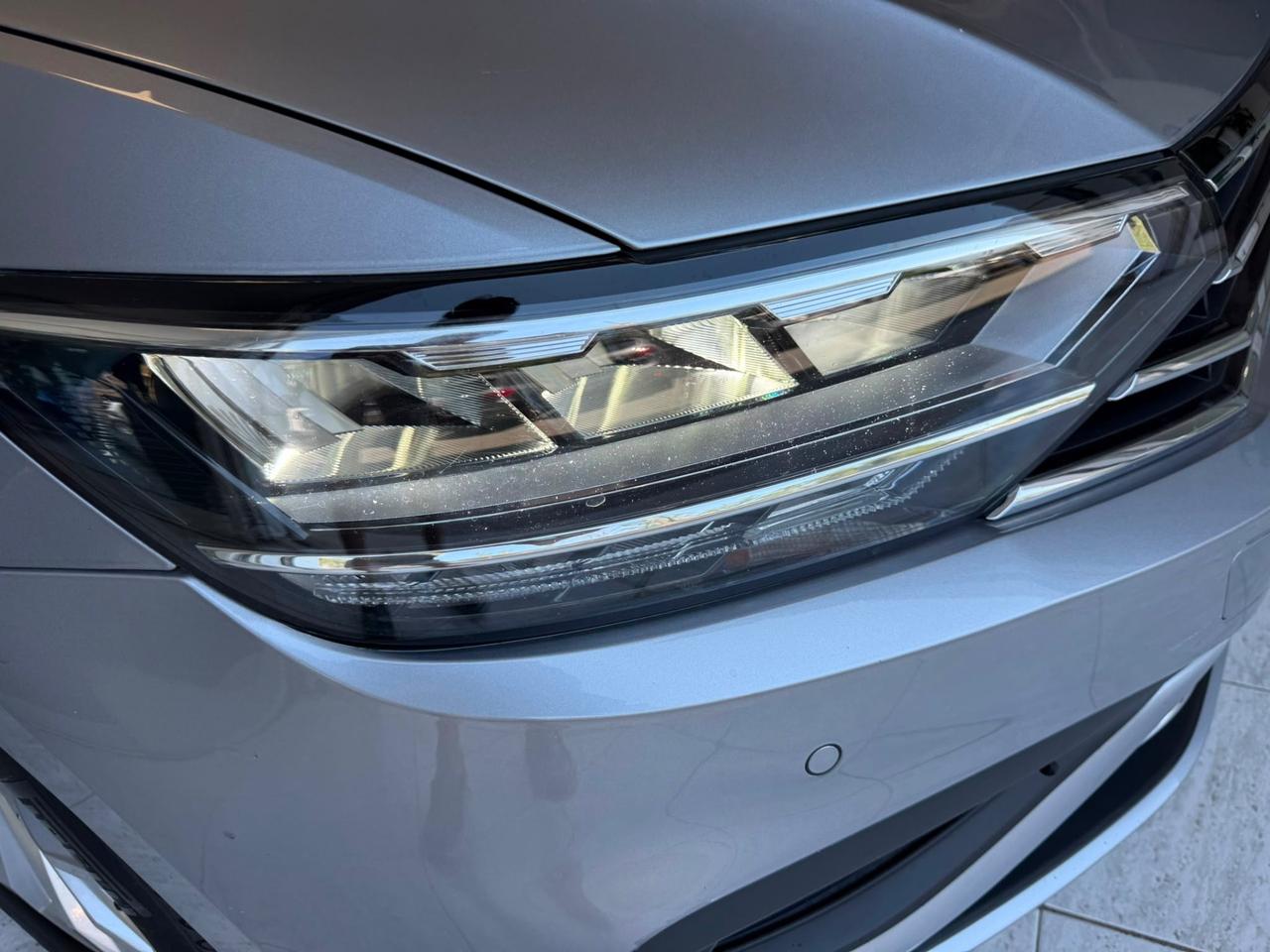 VOLKSWAGEN PASSAT 2.0 TDI DSG ITALIANA DOPPIO TRENO LED