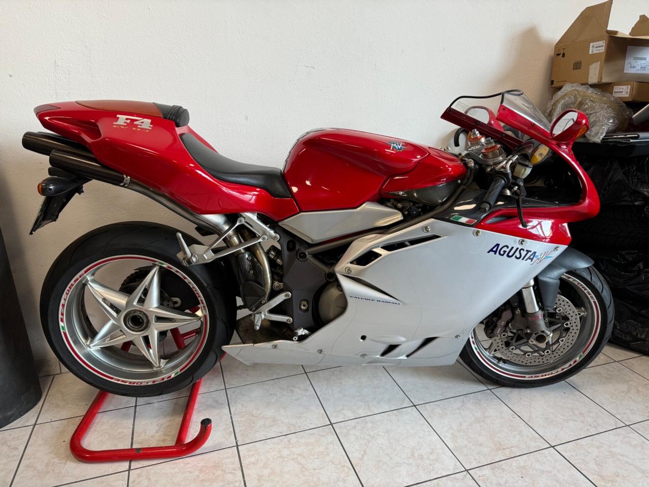 Mv Agusta F4 750 monoposto e biposto