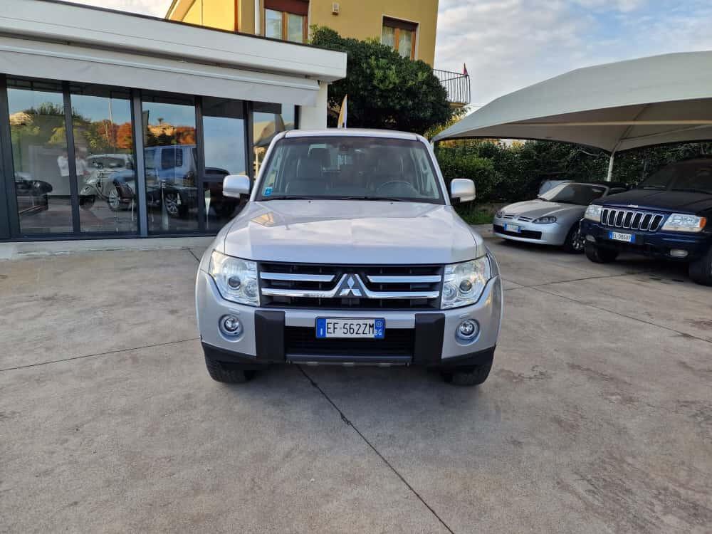 Mitsubishi Pajero 3.2 DI-D 16V 3p. Intense DPF