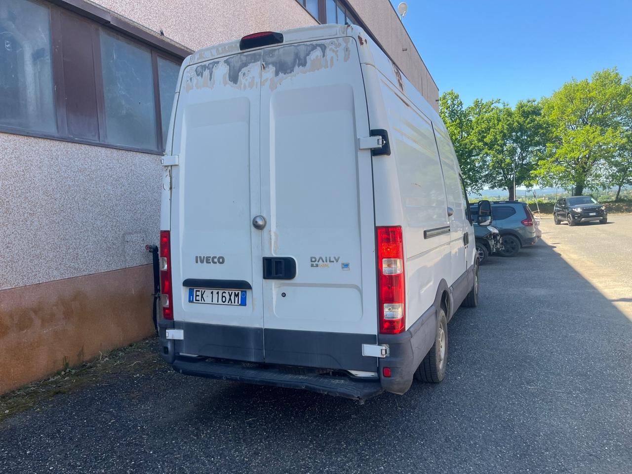 IVECO DAILY 2011 2.3 DIESEL FURGONATO 244.00 KM