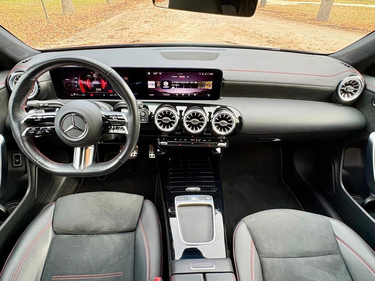 Mercedes-benz CLA 180 Automatic Shooting Brake AMG Line Premium