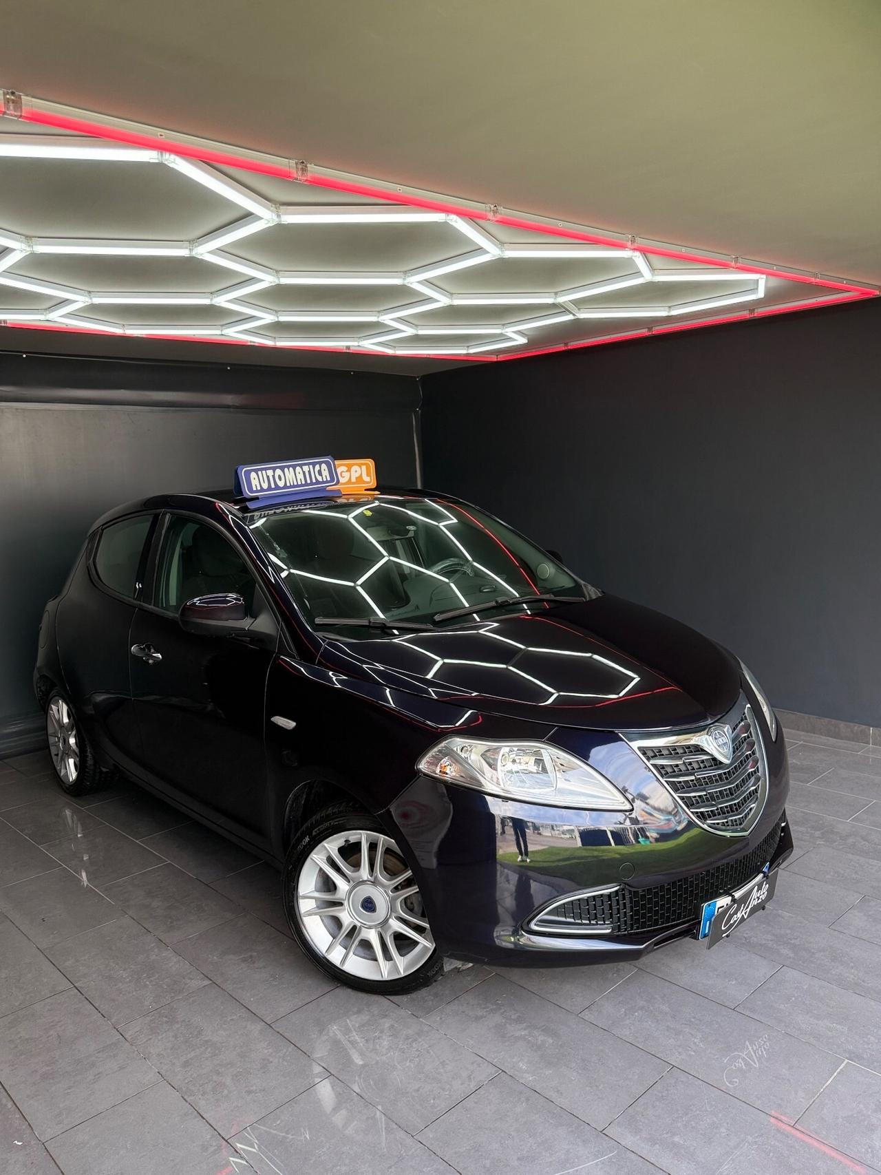 Lancia Ypsilon 0.9 Gpl 85cv Automatica 2012