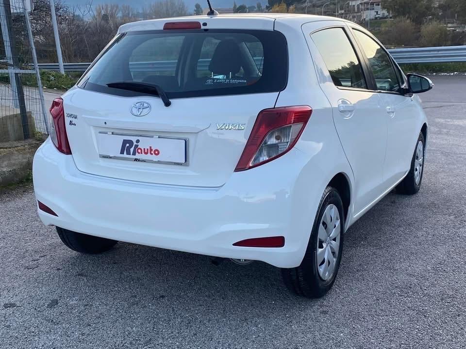 Toyota Yaris 1.0 5 porte