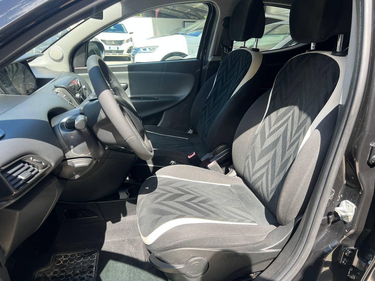 YPSILON 1.3 MJT 95CV SeS Platinum