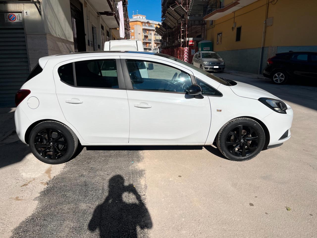 Opel Corsa 1.4 90CV 5 porte Black Edition
